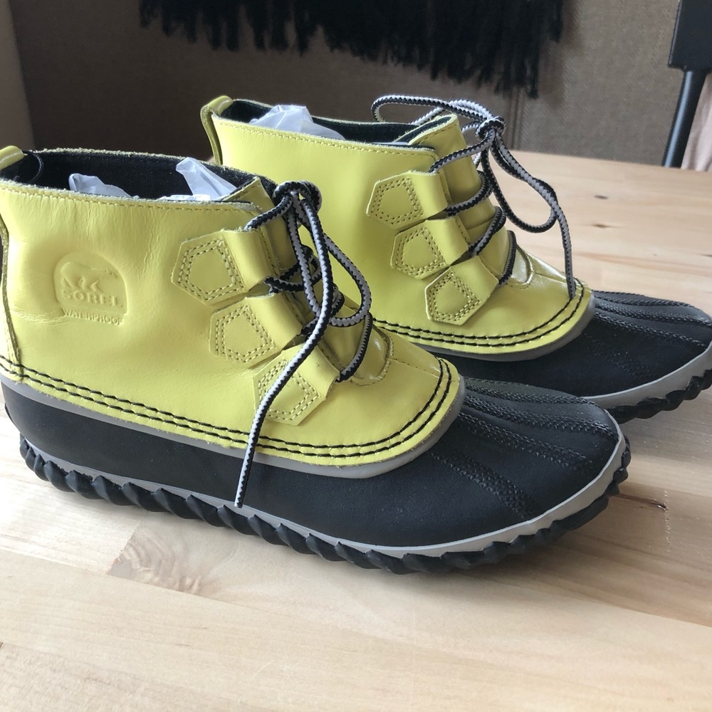 NWT Sorel Out N About rain boots yellow zest